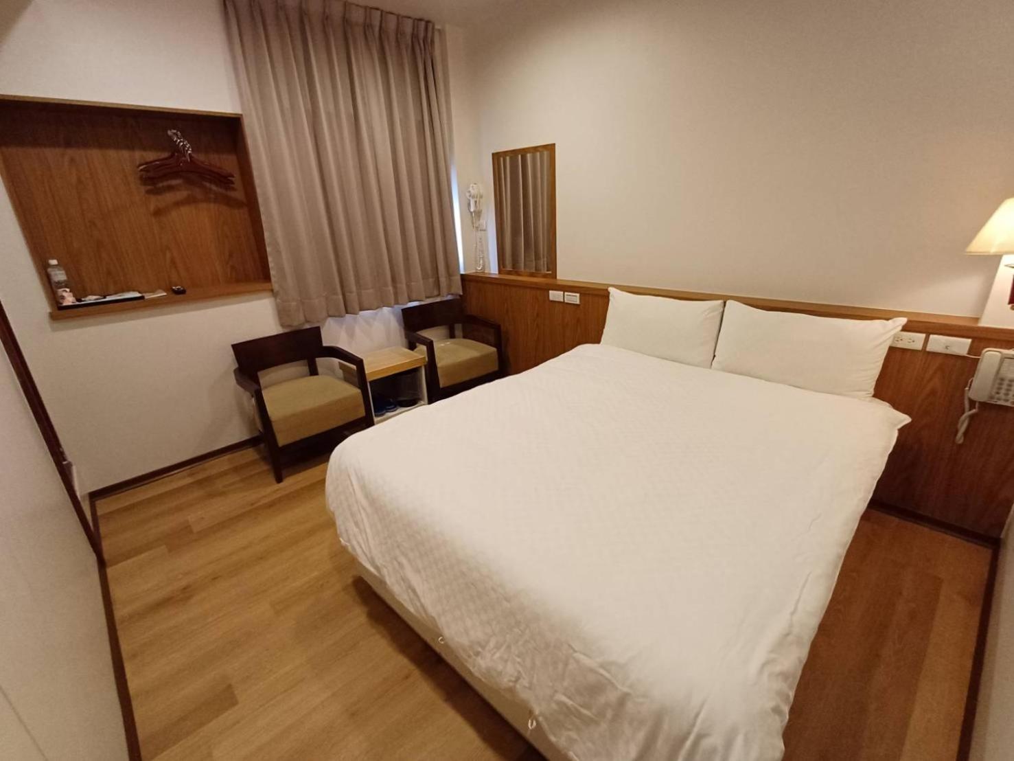 Long Cherng Hotel Лодун Экстерьер фото